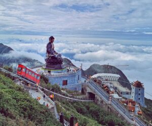 Dai-tuong-Phat-A-Di-Da-o-Sun-World-Fansipan-Legend